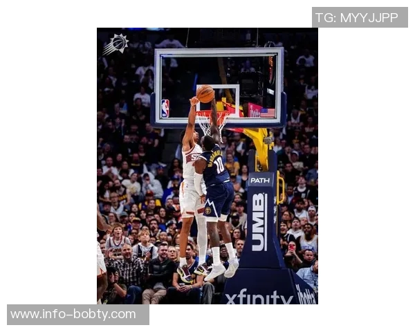 布克半场表现低迷仅得3分3板2助次节全失火力引发球迷热议