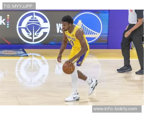 夸梅直言布朗尼防守能力不足父亲光环让他受到过高期待